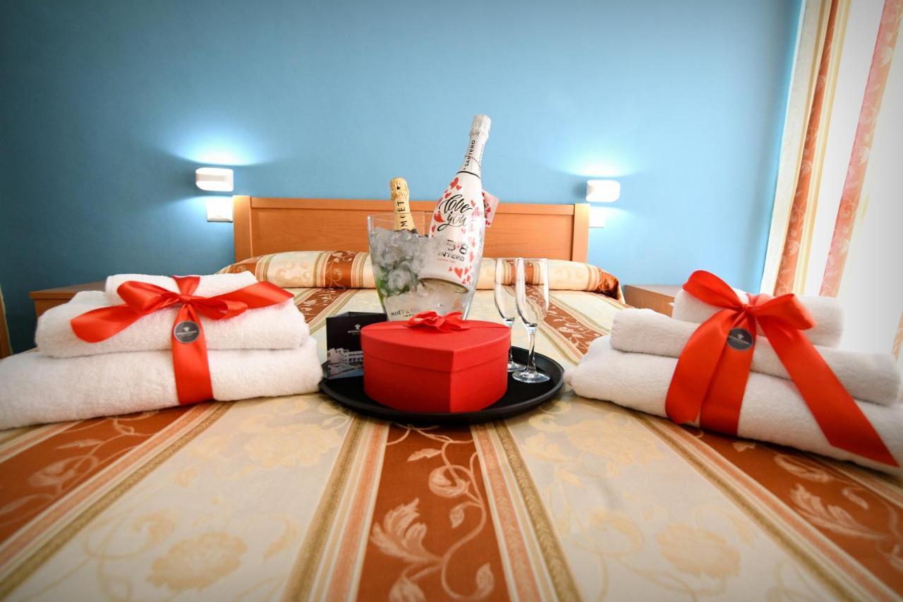 International Resort Mondragone Bagian luar foto