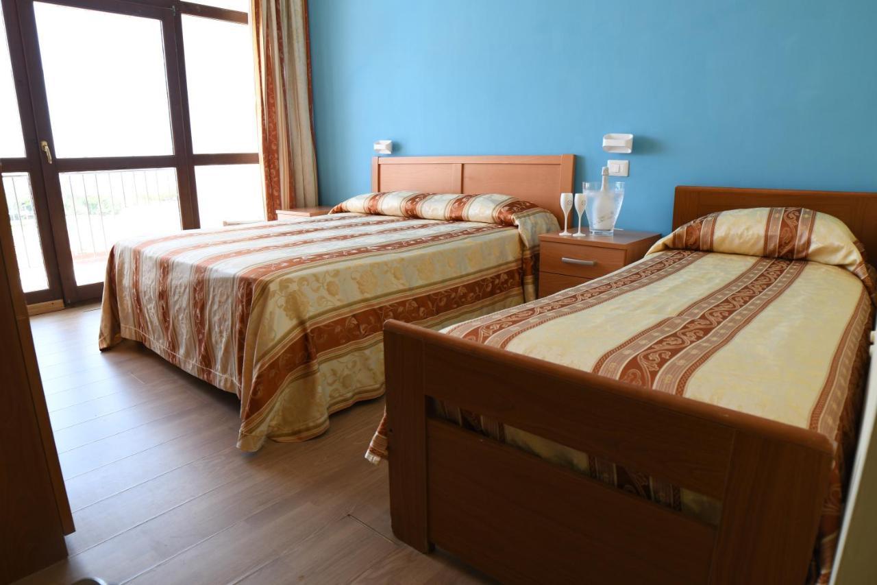 International Resort Mondragone Bagian luar foto