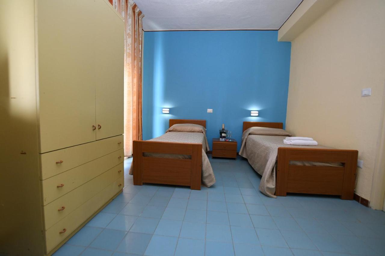 International Resort Mondragone Bagian luar foto