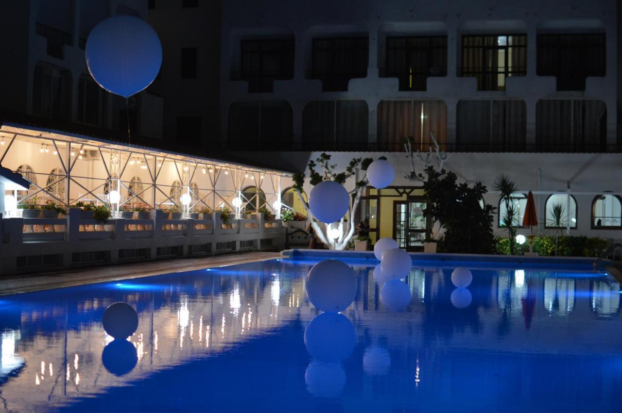 International Resort Mondragone Bagian luar foto