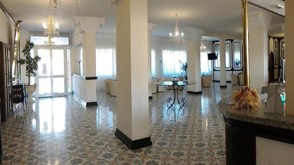 International Resort Mondragone Bagian luar foto