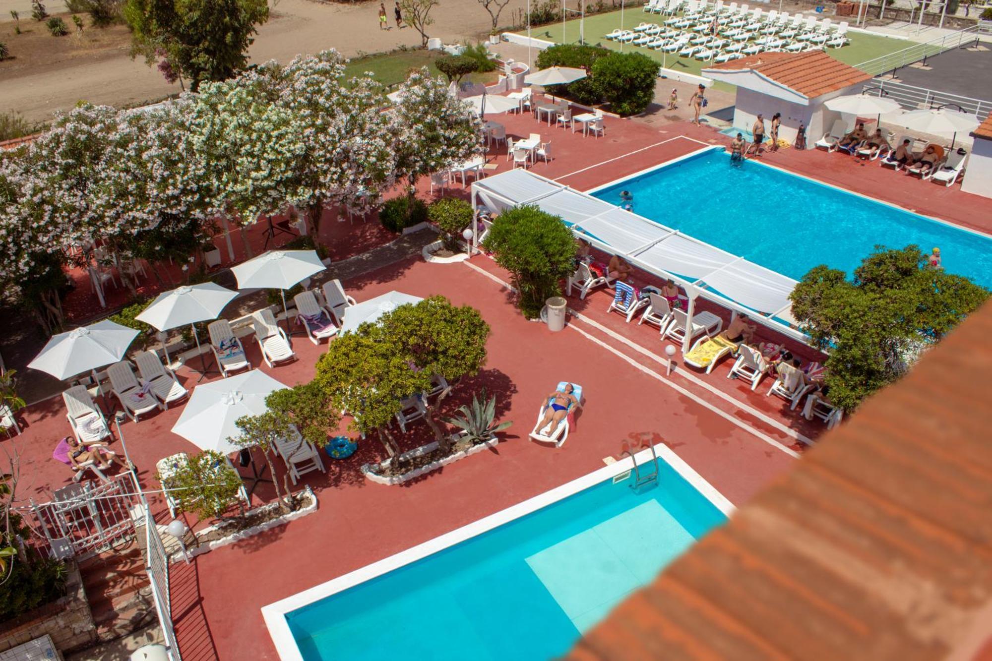 International Resort Mondragone Bagian luar foto