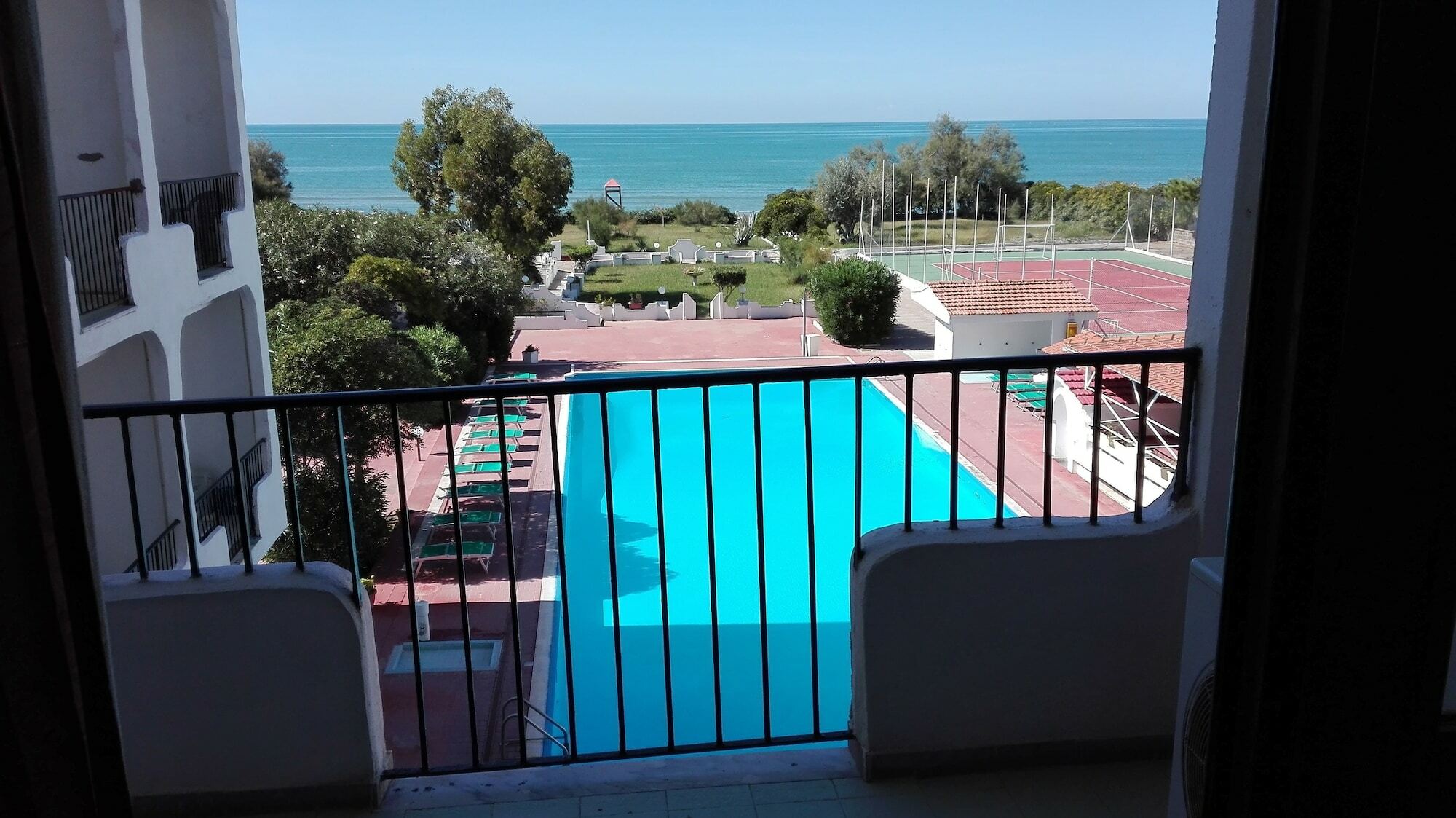 International Resort Mondragone Bagian luar foto